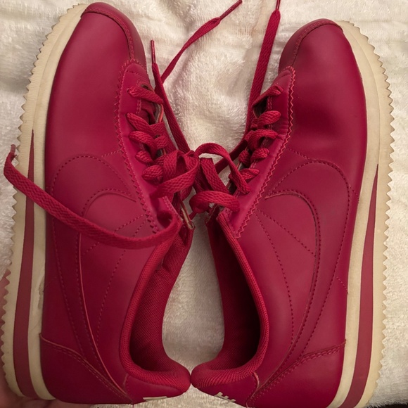 Nike Cortez Wild Cherry Sneakers Size: 8 - Picture 9 of 10